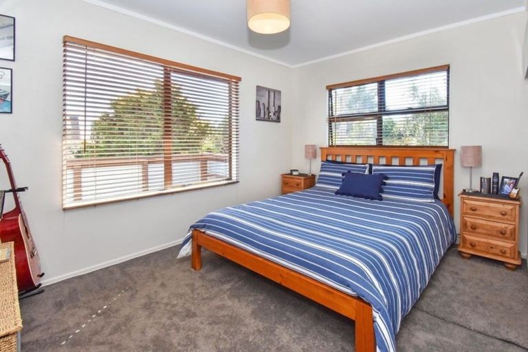 Photo of property in 21 Taihiki Road, Clarks Beach, 2122