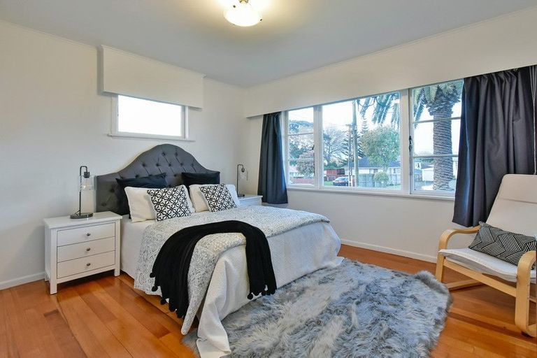 Photo of property in 8 Lloyd Avenue, Papatoetoe, Auckland, 2025