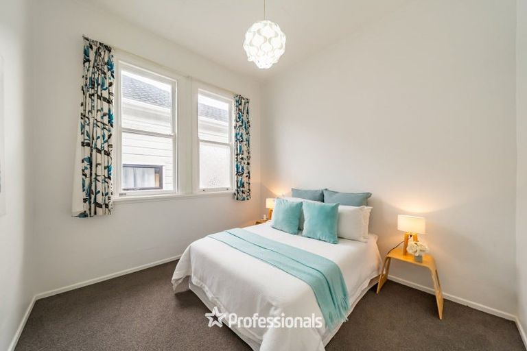 Photo of property in 79 Queens Drive, Lyall Bay, Wellington, 6022