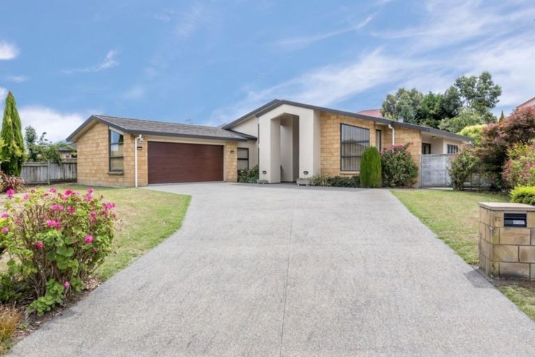 Photo of property in 12 Datum Way, Paraparaumu, 5032