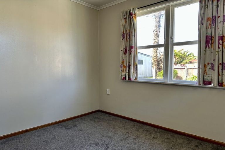 Photo of property in 20 Mckenzie Street, Levin, 5510