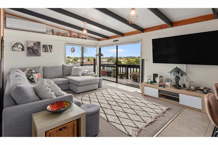 Photo of property in 8b Granfield Place, Te Kamo, Whangarei, 0112