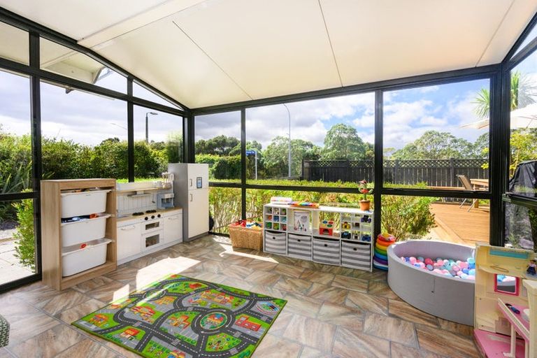 Photo of property in 28 Summerhill Drive, Fitzherbert, Palmerston North, 4410