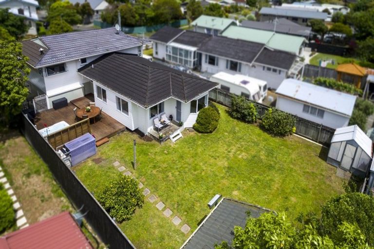 Photo of property in 27 Kentucky Street, Totara Park, Upper Hutt, 5018
