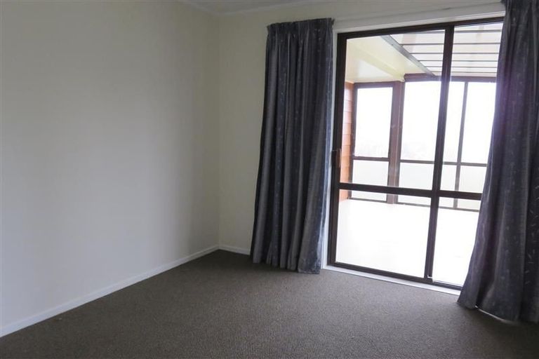 Photo of property in 4 Sarajevo Place, Massey, Auckland, 0614