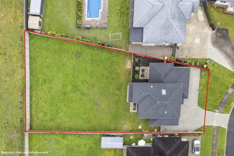 Photo of property in 17 Kahika Grove, Huapai, Kumeu, 0810