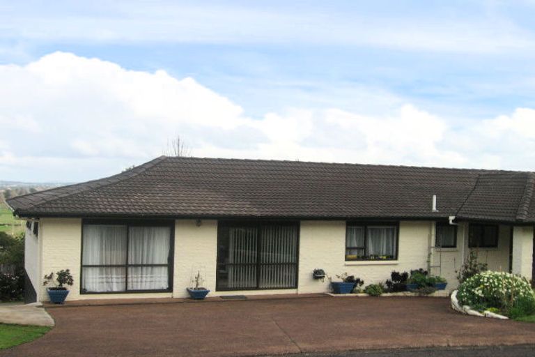 Photo of property in 32 Redmount Place, Red Hill, Papakura, 2110