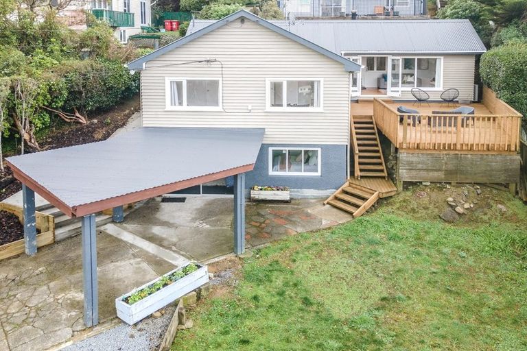 Photo of property in 119 Ruskin Road, Newlands, Wellington, 6037