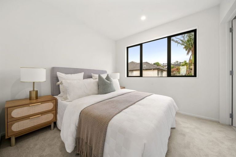 Photo of property in 13 Rengarenga Rise, Fairview Heights, Auckland, 0632