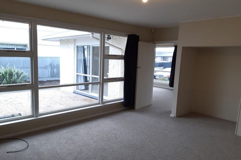 Photo of property in 46 Oriana Crescent, Hornby, Christchurch, 8042