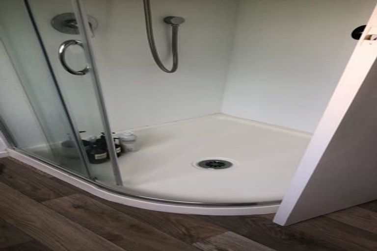 Photo of property in 1/8 Marsh Avenue, Forrest Hill, Auckland, 0620