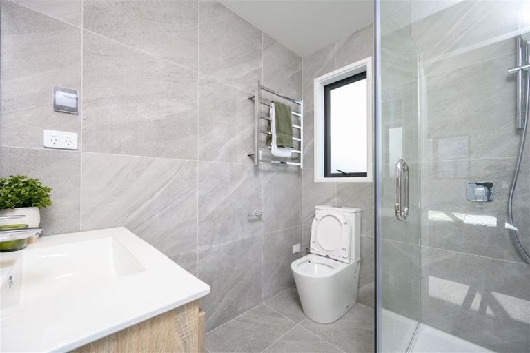 Photo of property in 14 Pohewa Road, Silverdale, 0932