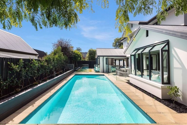 Photo of property in 16 Makora Street, Fendalton, Christchurch, 8041