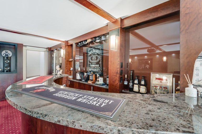 Photo of property in 2 Glenoaks Rise, Mellons Bay, Auckland, 2014