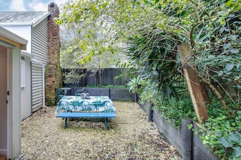 Photo of property in 103 Shakespeare Road, Bluff Hill, Napier, 4110