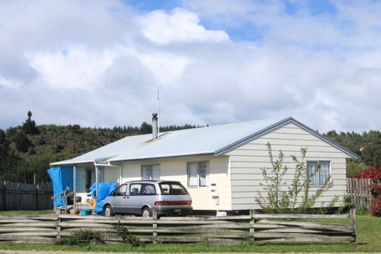 Photo of property in 18 Blake Road, Waitahanui, Taupo, 3378