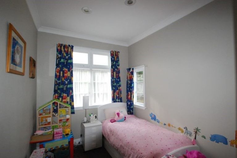 Photo of property in 70 Salford Street, Newlands, Wellington, 6037