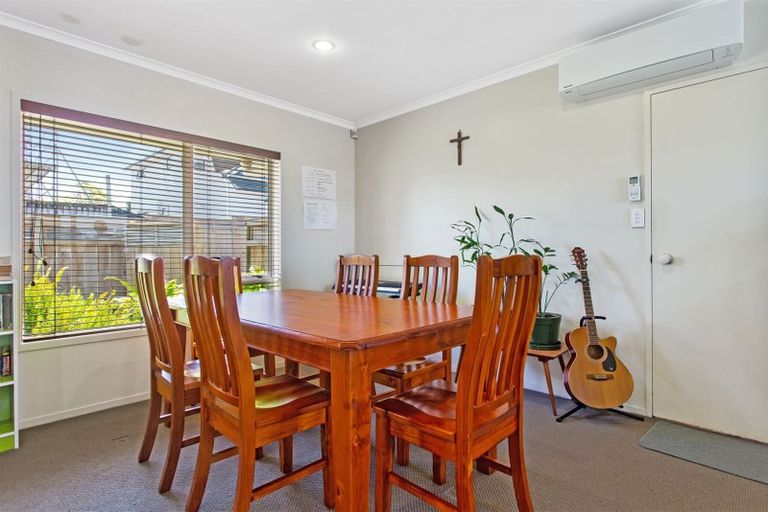 Photo of property in 69a Vincent Street, Howick, Auckland, 2014