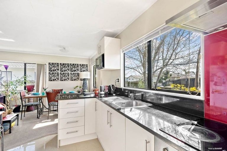 Photo of property in 23 Riverton Drive, Randwick Park, Auckland, 2105