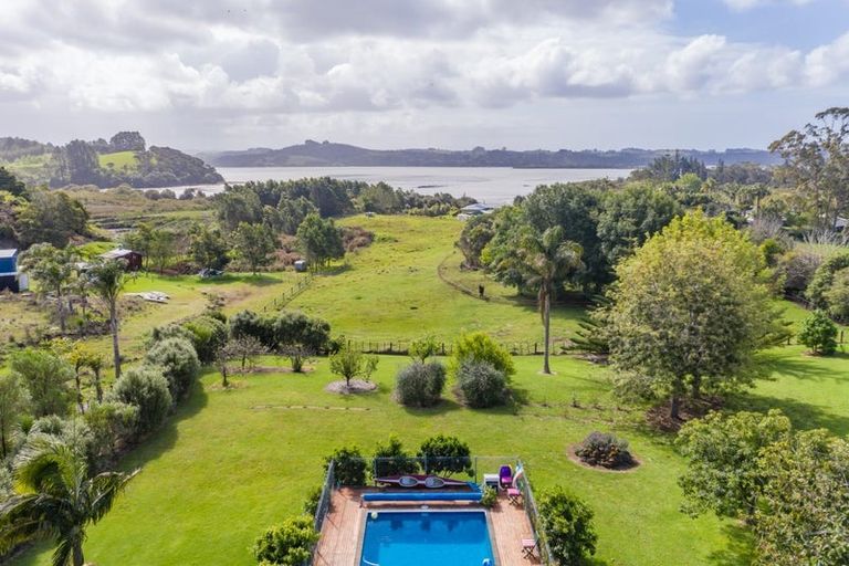 Photo of property in 98 Edmonds Road, Kerikeri, 0293