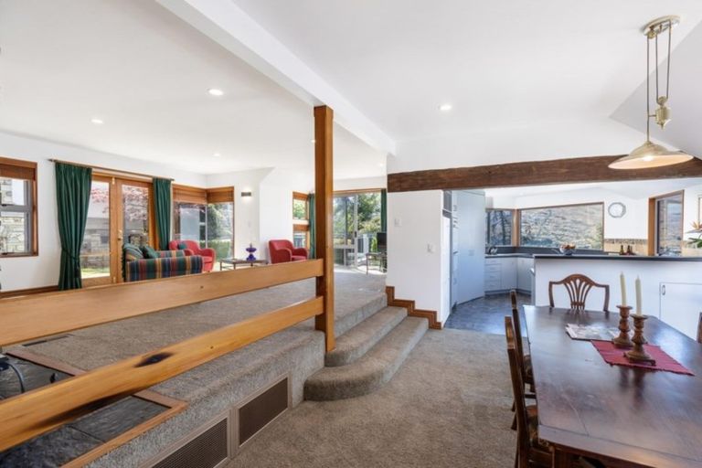 Photo of property in 10 Peregrine Place, Queenstown, 9300