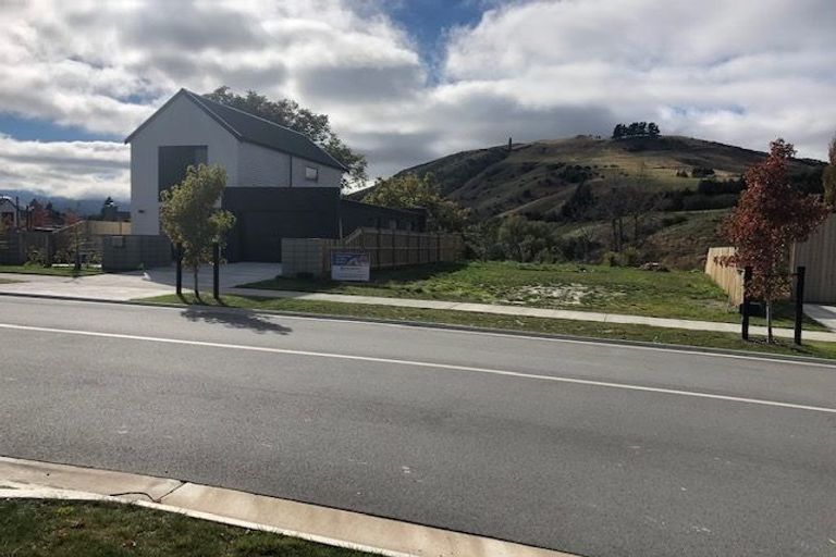 Photo of property in 39 Red Cottage Drive, Lake Hayes, Queenstown, 9304