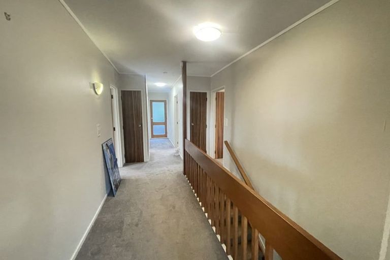 Photo of property in 28 Gretel Place, Hillcrest, Auckland, 0627