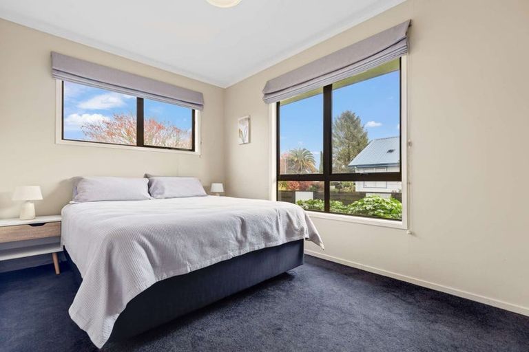 Photo of property in 10 Chaucer Place, Owhata, Rotorua, 3010