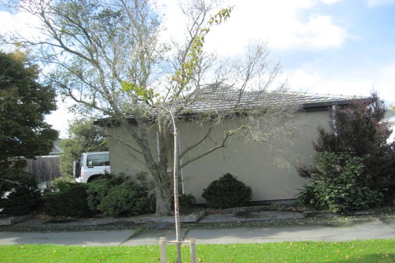 Photo of property in 74 Hounslow Street, Ilam, Christchurch, 8041