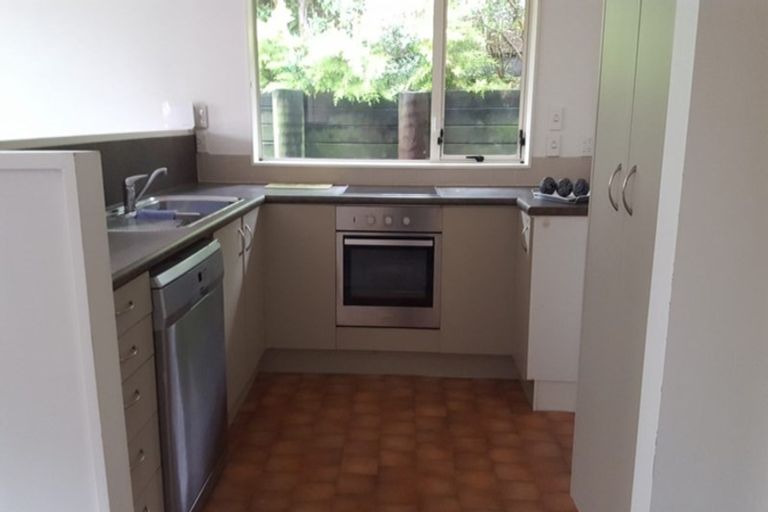 Photo of property in 11 Earnslaw Crescent, Clover Park, Auckland, 2019