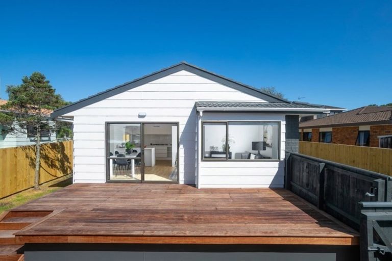 Photo of property in 3/17 Oliver Street, Point Chevalier, Auckland, 1022
