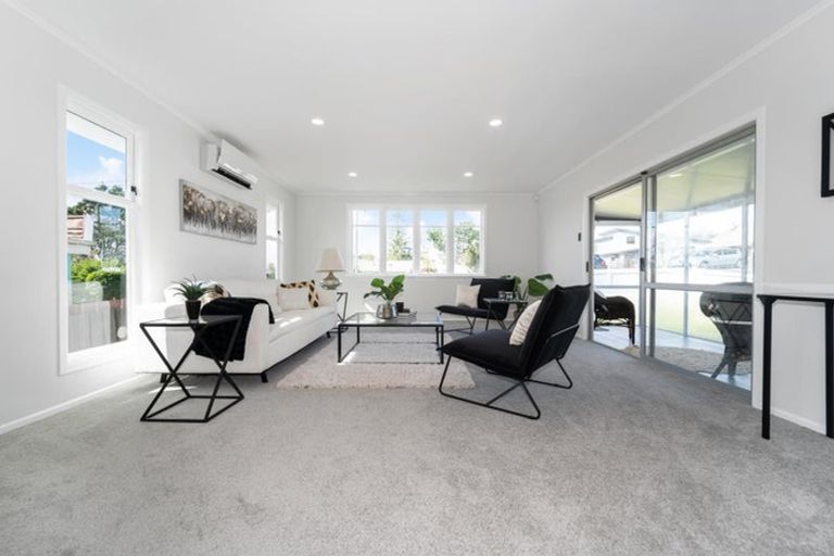 Photo of property in 37 View Road, Henderson, Auckland, 0612