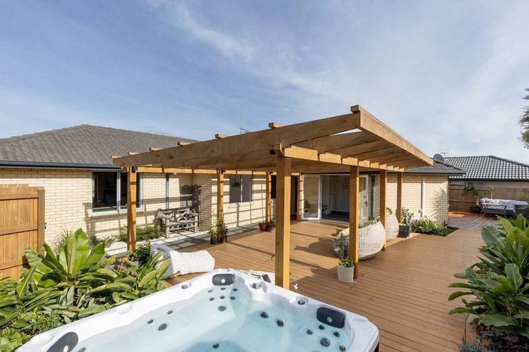 Photo of property in 17 Golden Courie Close, Papamoa Beach, Papamoa, 3118