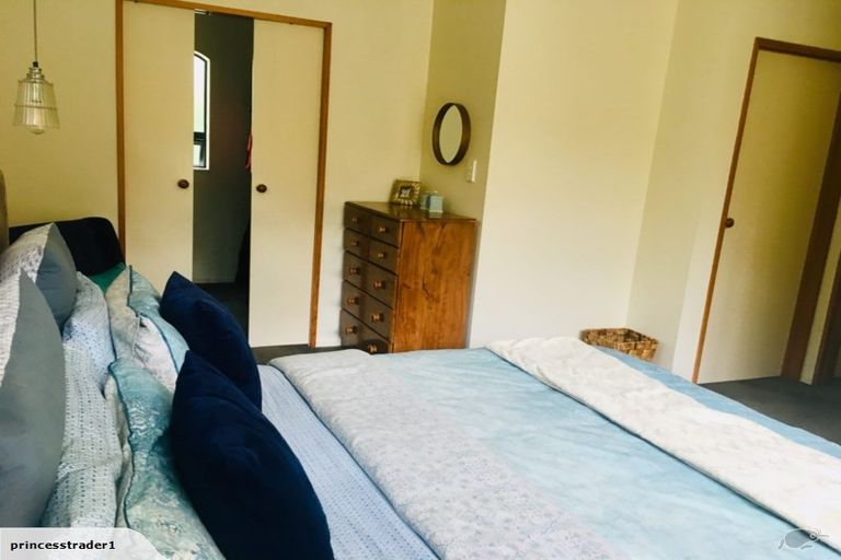 Photo of property in 9 Dallinger Street, St Andrews, Hamilton, 3200