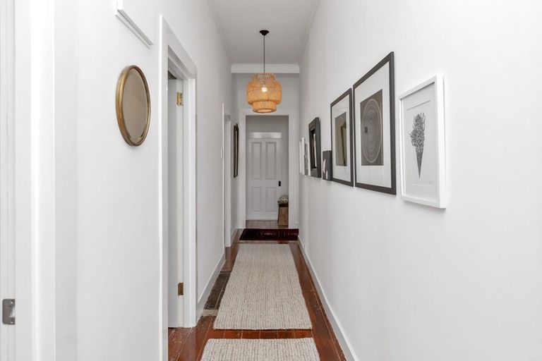 Photo of property in 34 Beach Road, Onerahi, Whangarei, 0110