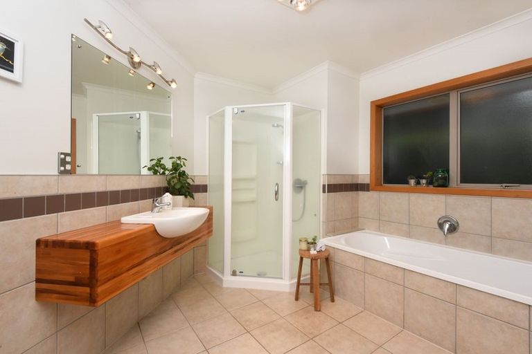 Photo of property in 210 Leger Grove, Te Awamutu, 3875