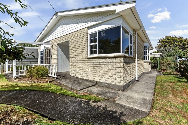 Photo of property in 6 Henui Street, Strandon, New Plymouth, 4312