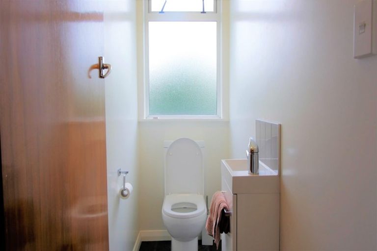 Photo of property in 104 Atawhai Road, Fitzherbert, Palmerston North, 4410