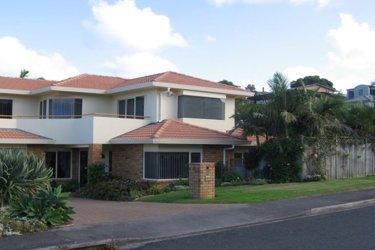 Photo of property in 2 Bluefin Way, West Harbour, Auckland, 0618