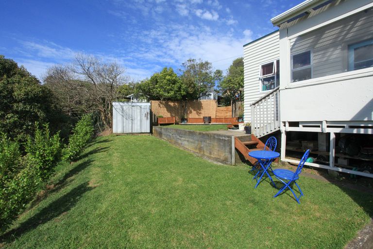 Photo of property in 9 Manukau Road, Raglan, 3225