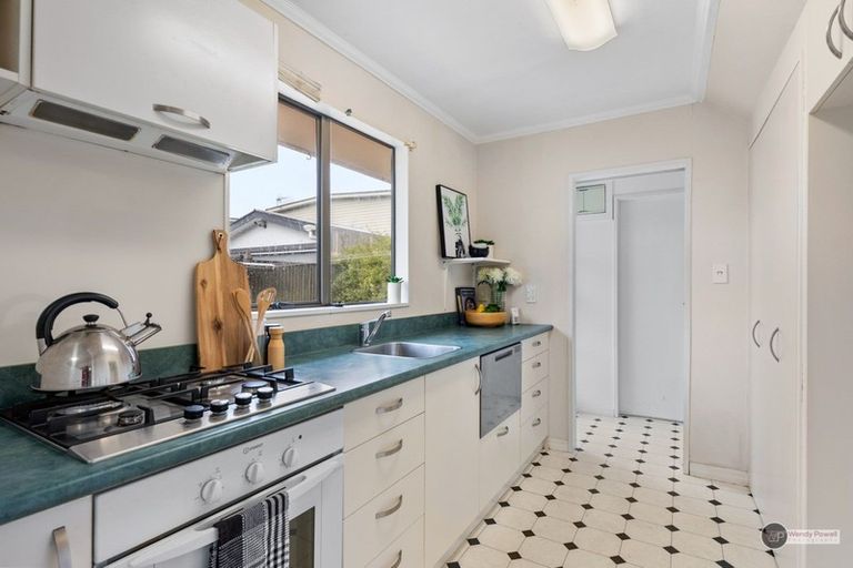 Photo of property in 3/45 Whites Line West, Woburn, Lower Hutt, 5010