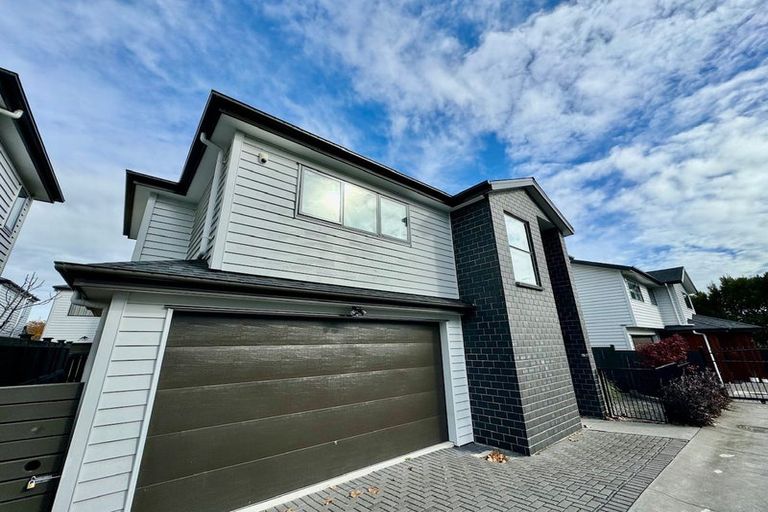 Photo of property in 61a Seabrook Avenue, New Lynn, Auckland, 0600