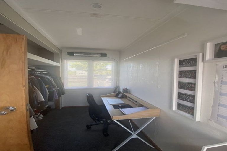 Photo of property in 918 Heretaunga Street East, Parkvale, Hastings, 4122