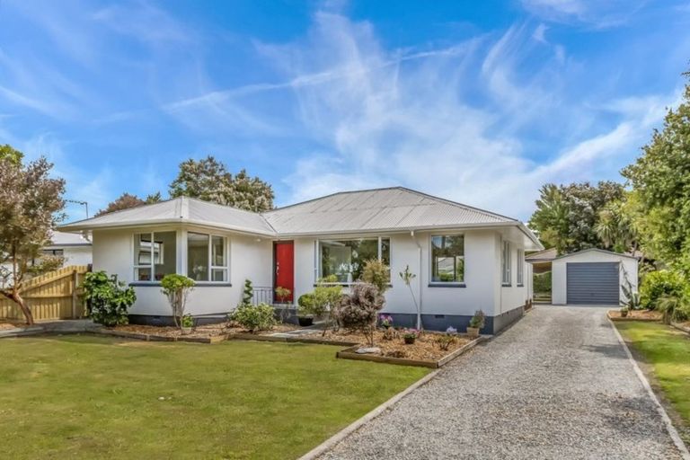 Photo of property in 7 Pinehurst Crescent, Russley, Christchurch, 8042