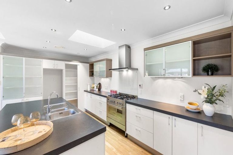 Photo of property in 19 Sovereign Gardens, Halswell, Christchurch, 8025