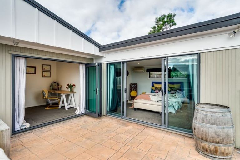 Photo of property in 15 Carl Avenue, Havelock North, 4130