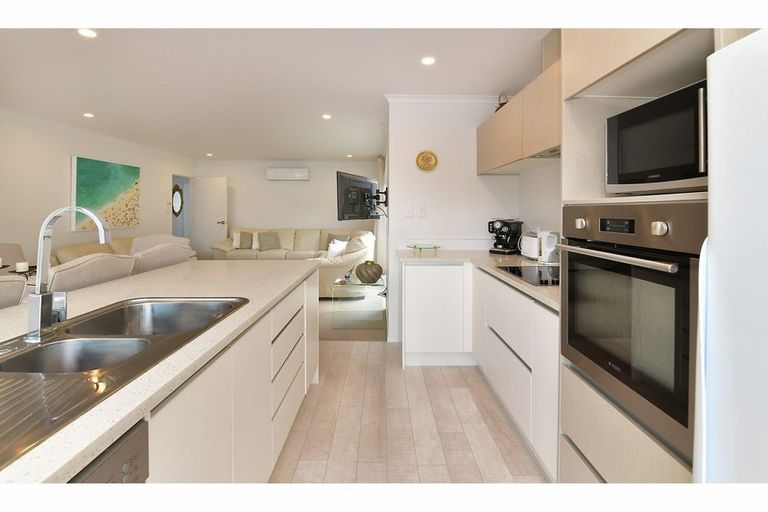 Photo of property in 43b Doment Crescent, Orewa, 0931