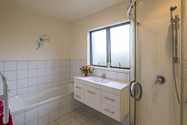 Photo of property in 14 Okarito Avenue, Levin, 5510