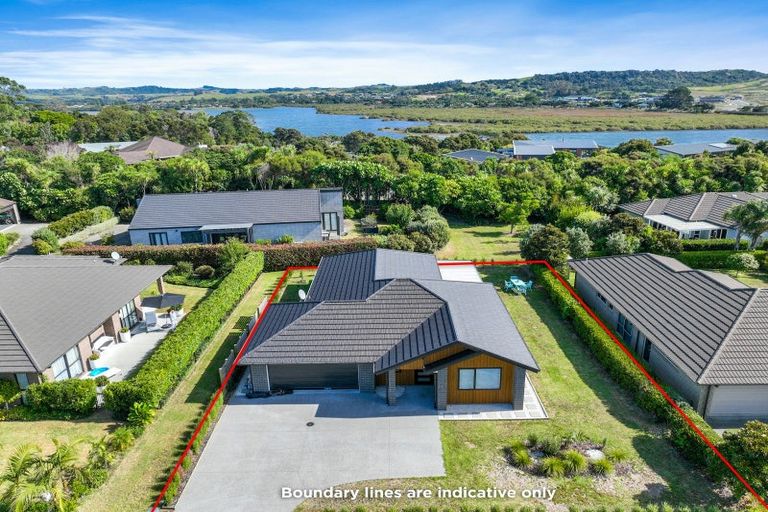 Photo of property in 13 Park Avenue, Mangawhai Heads, Mangawhai, 0505