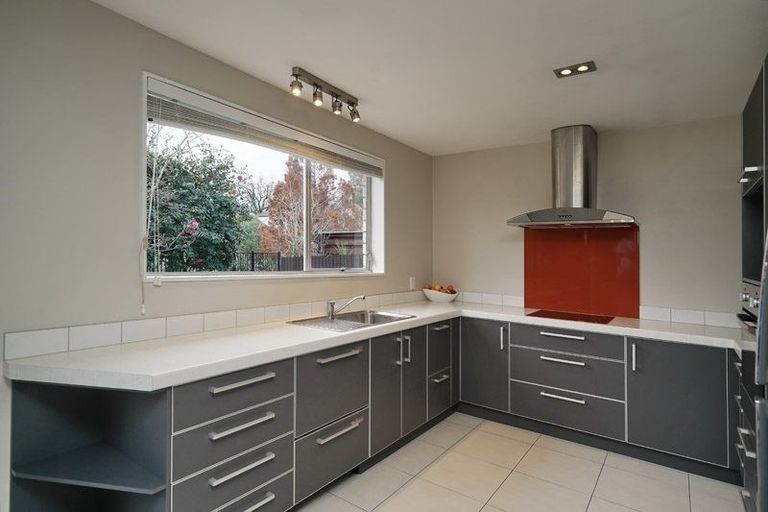 Photo of property in 1 Esher Place, Saint Martins, Christchurch, 8022